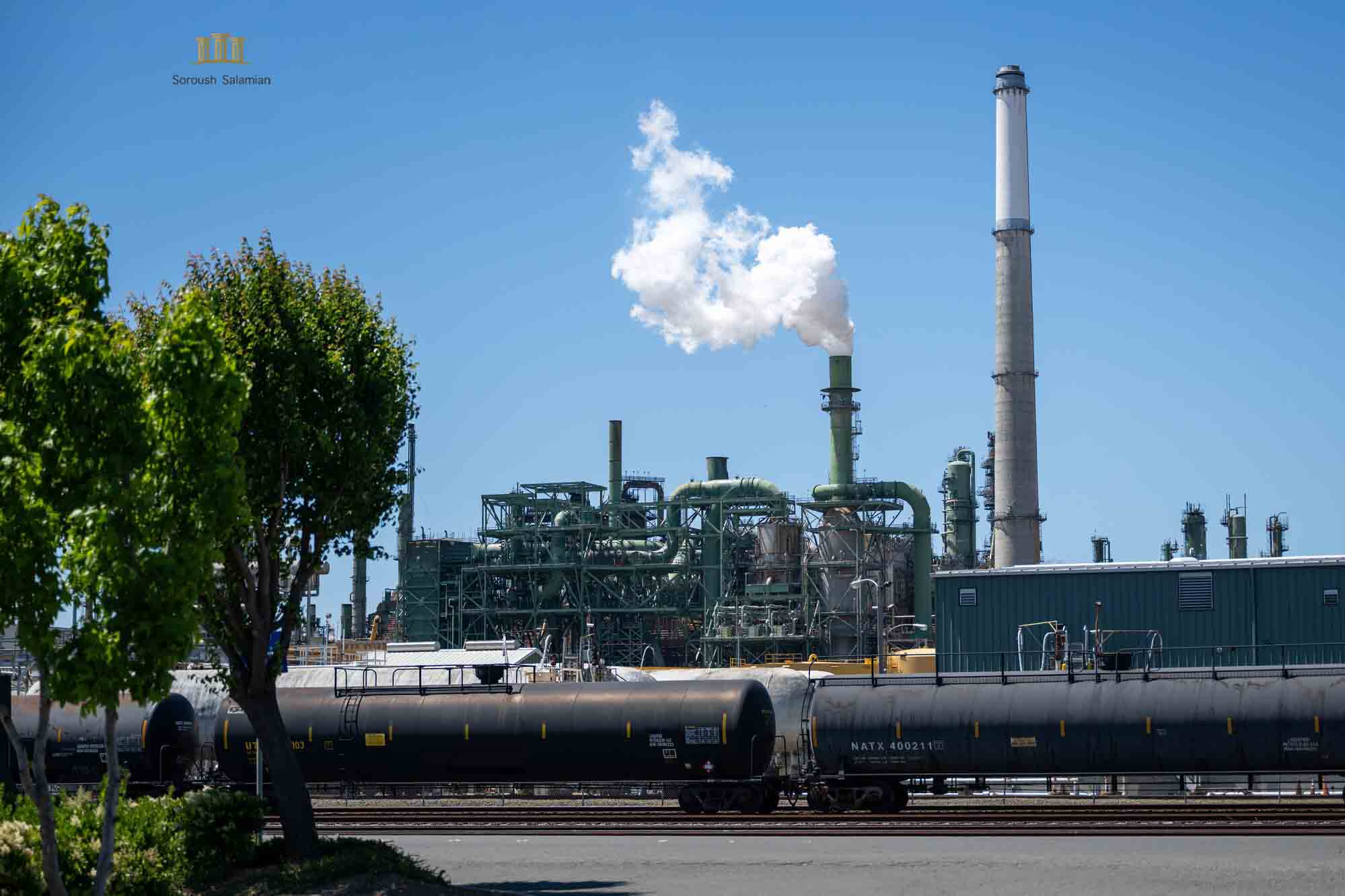 How Do Incoterms Affect International Oil and Gas Transportation?